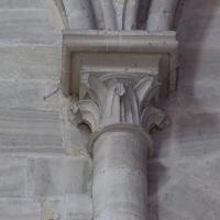 Cathédrale Notre-Dame de Coutances - Interior, nave, south gallery, arcade, shaft capital