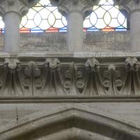 Cathédrale Notre-Dame de Coutances - Interior, nave, north gallery, cornice detail