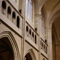 Cathédrale Saint-Bénigne de Dijon - Interior, north nave elevation