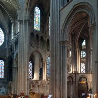 Église Notre-Dame de Dijon - Interior, chevet and crossing from south transept