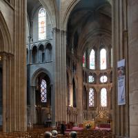 Église Notre-Dame de Dijon - Interior, chevet and crossing from nave