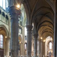 Église Notre-Dame de Dijon - Interior, south nave  aisle looking northeast