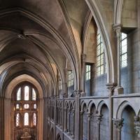 Église Notre-Dame de Dijon - Interior, south nave looking east, upper wall
