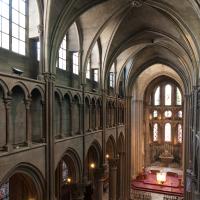 Église Notre-Dame de Dijon - Interior, western end, triforium level faing northeast