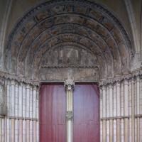 Église Notre-Dame de Dijon - Interior, narthex, center portal