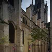 Église Notre-Dame de Dijon - Exterior, south nave elevation, looking northeast toward crossing tower