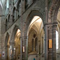Cathédrale Saint-Samson de Dol-de-Bretagne - Interior, south nave elevation looking west