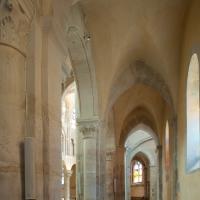 Église Sainte-Marie-Madeleine de Domont - Interior, south nave aisle looking east