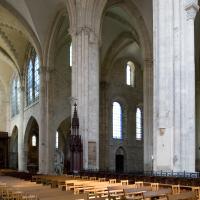 Collégiale Notre-Dame-du-Fort d'Étampes - Interior, north nave and crossing from chevet