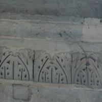 Collégiale Notre-Dame-du-Fort d'Étampes - Interior, south transept, south wall, lower window, impost detail