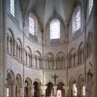 Église Saint-Martin d'Étampes - Interior, chevet looking east