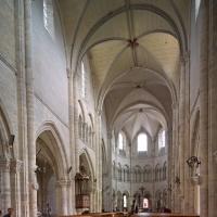 Église Saint-Martin d'Étampes - Interior, nave looking east