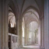 Église de la Trinité de Fécamp - Interior, north choir aisle looking east
