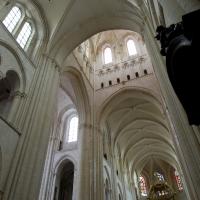 Église de la Trinité de Fécamp - Interior, crossing looking up into lantern tower