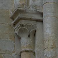 Église de la Trinité de Fécamp - Interior, north transept, north wall, clerestory, vaulting shaft capital