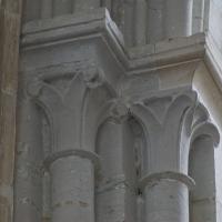 Église de la Trinité de Fécamp - Interior, nave, north clerestory, window, shaft capitals
