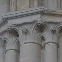 Église de la Trinité de Fécamp - Interior, nave, north clerestory, vaulting shaft capitals