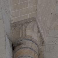 Abbaye de Fontevrault - Interior, crossing, southwest crossing pier, vaulting shaft capital