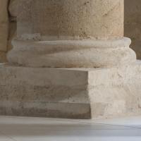 Abbaye de Fontevrault - Interior, chevet, hemicycle, arcade, pier base