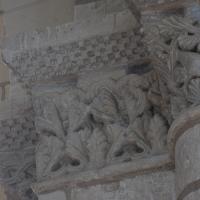 Abbaye de Fontevrault - Interior, nave, south clerestory, vaulting shaft frieze