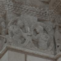 Abbaye de Fontevrault - Interior, nave, north clerestory, vaulting shaft frieze