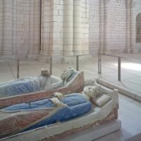 Abbaye de Fontevrault - Interior, nave, tombs of Henry II and Eleanor of Aquitaine