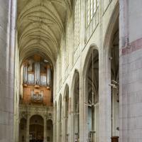 Église Saint-Gervais-Saint-Protais de Gisors - Interior, nave facing northwest