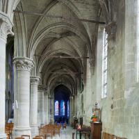Église Saint-Pierre-Saint-Paul de Gonesse - Interior, nave, south aisle looking east