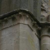 Église Notre-Dame de Hambye - Interior, south transept, southeast crossing pier, transverse arch, capital