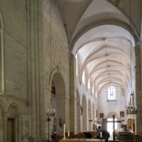 Église Saint-Michel de Juziers - Interior, chevet looking toward nave