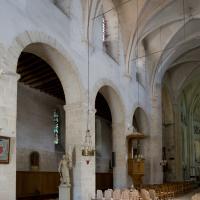 Église Saint-Michel de Juziers - Interior, north nave looking east