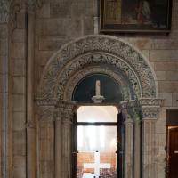 Cathédrale Saint-Mammès de Langres - Interior, south ambulatory aisle portal looking south