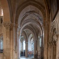 Cathédrale Saint-Mammès de Langres - Interior, south ambulatory aisle looking east