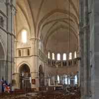 Cathédrale Saint-Mammès de Langres - Interior, chevet and crossing from nave