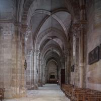 Cathédrale Saint-Mammès de Langres - Interior, north nave aisle looking west