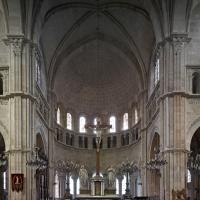 Cathédrale Saint-Mammès de Langres - Interior, crossing looking east into chevet