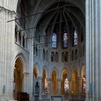 Cathédrale Notre-Dame de Lausanne - Interior, crossing looking northeast into chevet