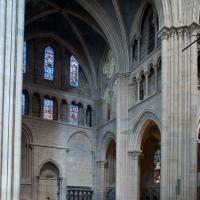 Cathédrale Notre-Dame de Lausanne - Interior, crossing looking northeast into north transept