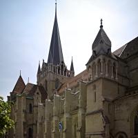 Cathédrale Notre-Dame de Lausanne - Exterior, north nave elevation looking southeast