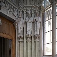 Cathédrale Notre-Dame de Lausanne - Exterior, south nave lateral portal, west sculptural detail