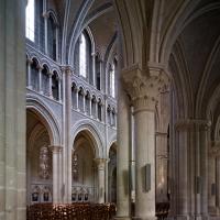 Cathédrale Notre-Dame de Lausanne - Interior, nave, south aisle looking northeast