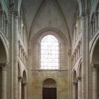 Cathédrale Saint-Julien du Mans - Interior, nave looking west at western portal