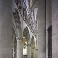 Cathédrale Saint-Julien du Mans - Interior, chevet, south ambulatory looking west