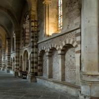 Cathédrale Saint-Julien du Mans - Interior, north nave aisle dado looking west