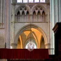 Cathédrale Saint-Julien du Mans - Interior, chevet, lookimg north to inner aisle triforium
