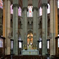 Cathédrale Saint-Julien du Mans - Interior, hemicycle piers