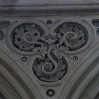 Cathédrale Saint-Julien du Mans - Interior, chevet, south inner ambulatory, triforium, spandrel panel