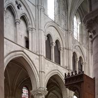Cathédrale Saint-Pierre de Lisieux - Interior, north ambulatory, looking southwest
