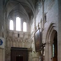 Cathédrale Saint-Pierre de Lisieux - Interior, south transept southwest elevation from crossing