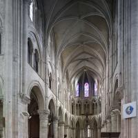 Cathédrale Saint-Pierre de Lisieux - Interior, east chevet through crossing